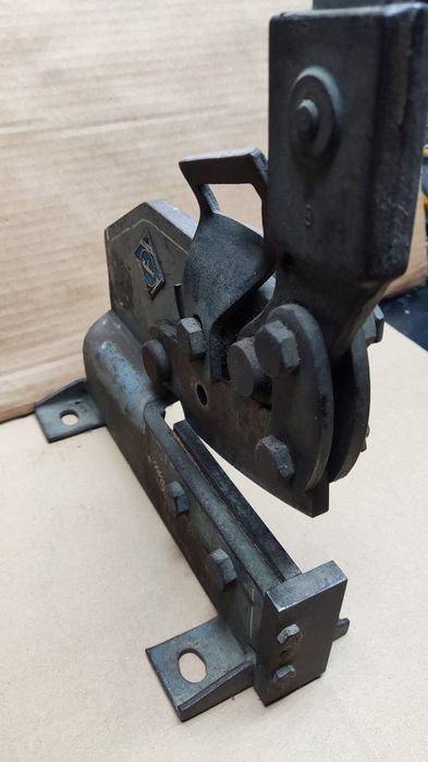 Guilhotina para cortar chapa