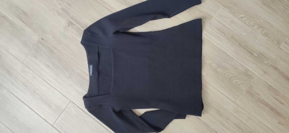 Блузка жіноча чорна