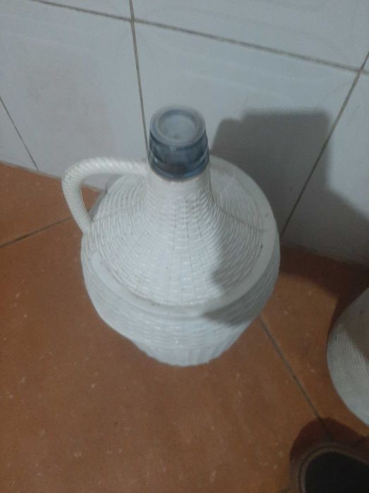 Garrafao de vinho tinto verde