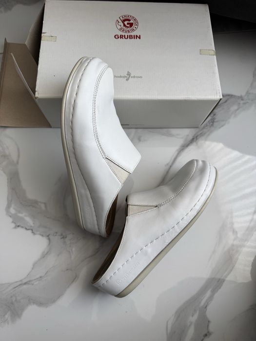 Продаю медичні сабо 41