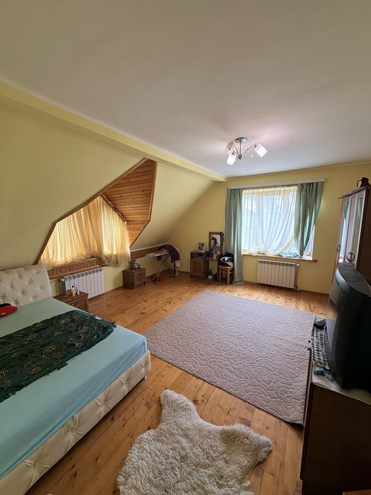 Будинок в Микитинці.