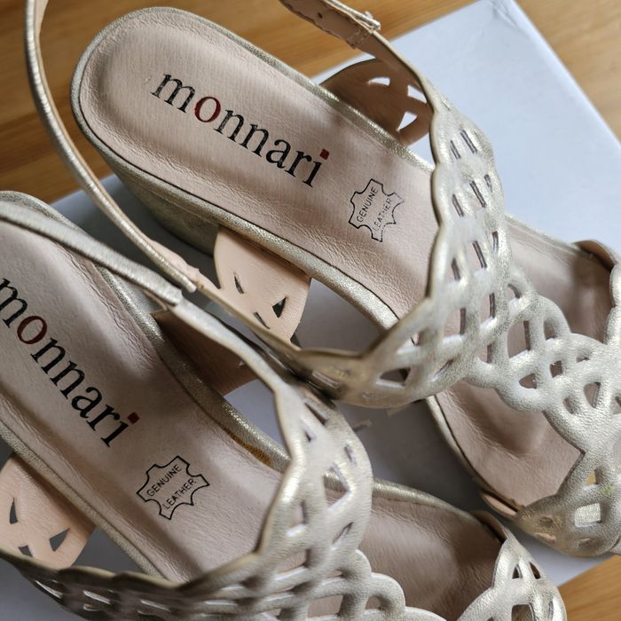 Buty zlote sandały na obcasie słupek r.37 MONNARI nowe