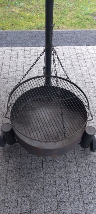 Grill ogrodowy, palenisko