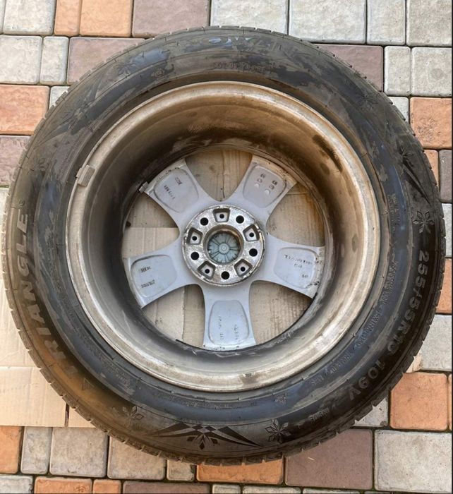 Шини з дисками на ВMW  розмір 225×55R18 зимні  TRIANGLE