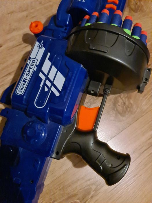 Pistolet na strzałki na baterie