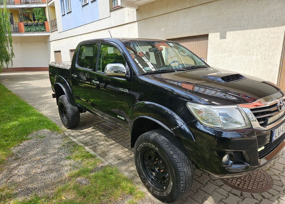Продам toyota hilux 3.0 TDI 4х4