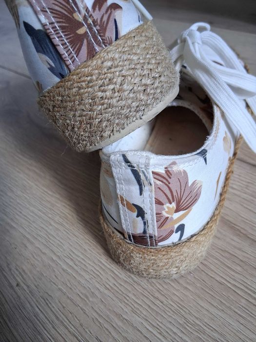 Trampki, espadryle 38