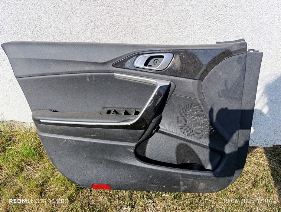 Tapicerka boczek drzwi kia ceed 3