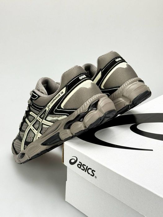Чоловічі кросівки ASICS Gel-Cumulus 16 Taupewood