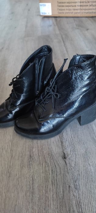 Ботільйони ботінки