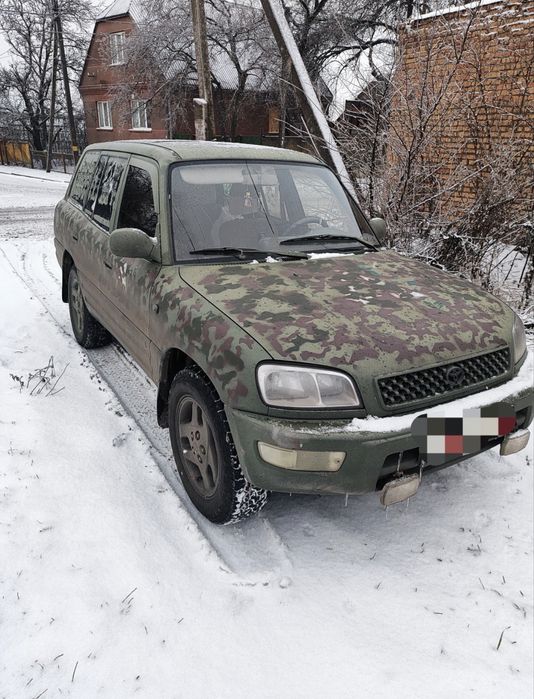 Toyota RAV4 1999 рік