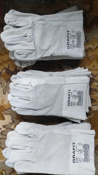 Перчатки рабочие,спилковые.