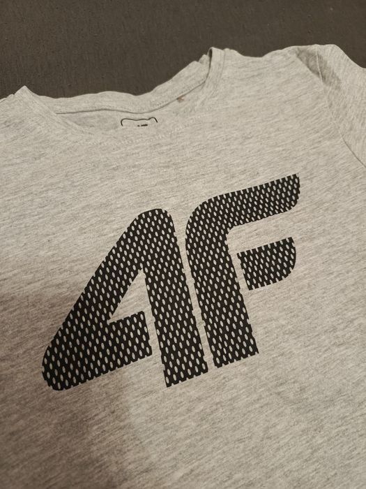 T-shirt 4F stan bardzo dobry