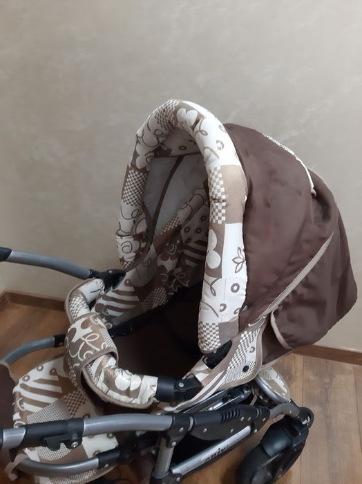 Каляска дитяча  .