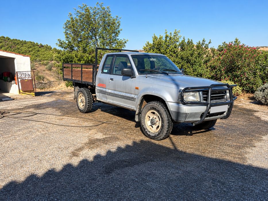 Mazda B2500 pickUp 4x4
