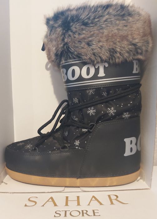 Продам жиночі дутікі.