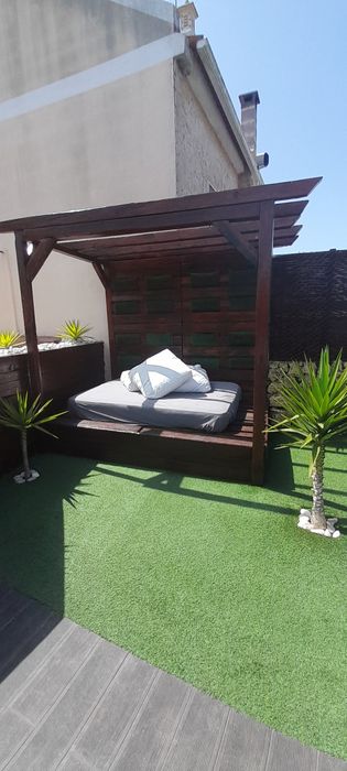 Espaço exterior para eventos com piscina

- Diária 10h00 as 20h00
- Não é permitido pernoitar 
- Não é permitido DJ ou banda/grupos de músicas ao vivo