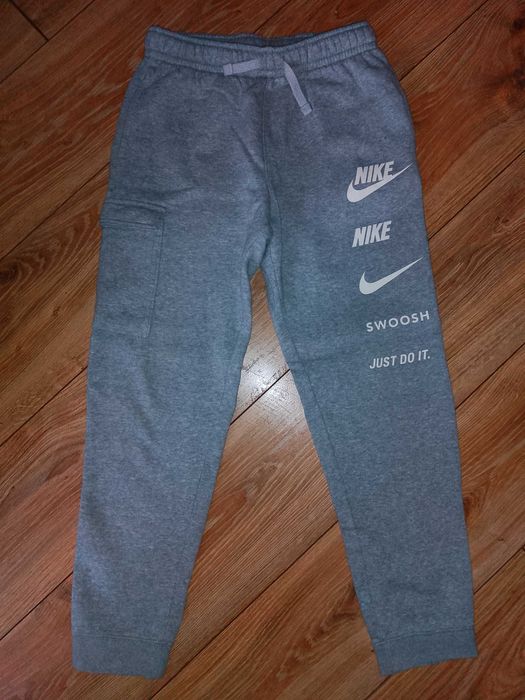 Dresowe spodnie młodzieżowe Nike 158 cm L  damskie S