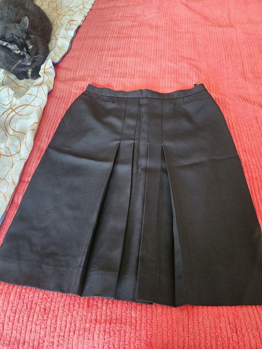 Saia preta forrada tamanho 40