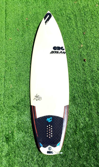 Prancha de Epoxy Dylan 6'0 - Modelo Mexican + Fins FCS II KA.