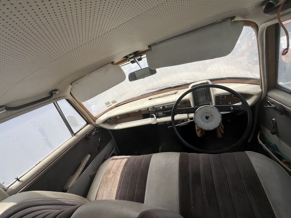Mercedes  benz 220S