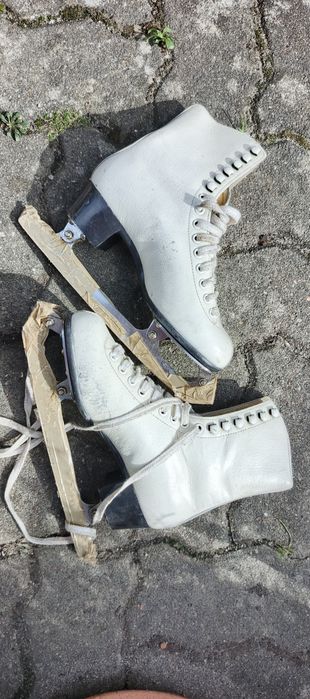 Łyżwy figurowe skórzane  Botas