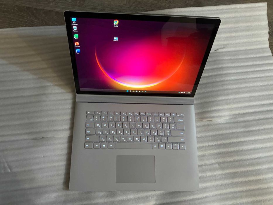 i7 — 16GB — 256 SSD — NVIDIA GTX 1060 6GB Microsoft Surface Book 2 15