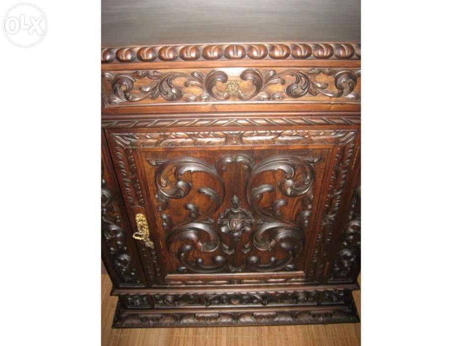 Aparador móvel renascentista