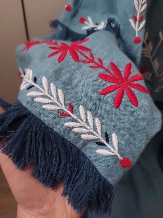 Ексклюзивна дизайнерська ошатна сукня-вишиванка!! Розмір М..