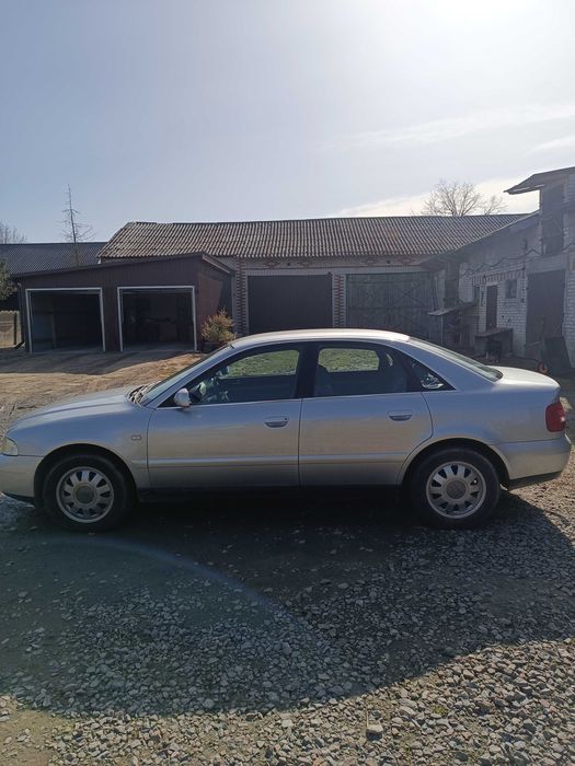 Audi A4 B5 1.8 benzyna