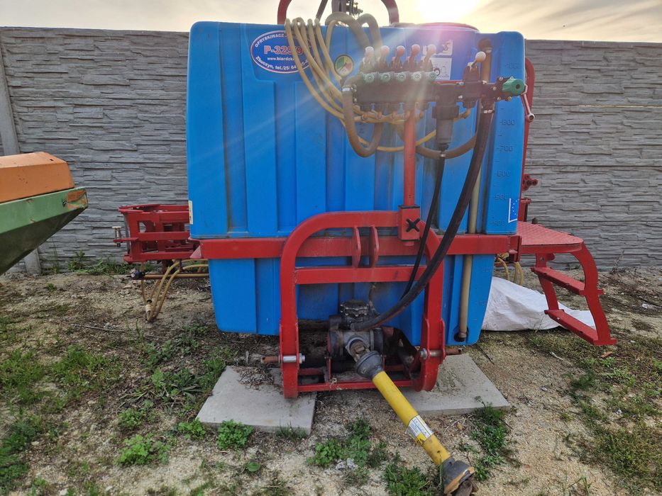 Opryskiwacz 1000 l.