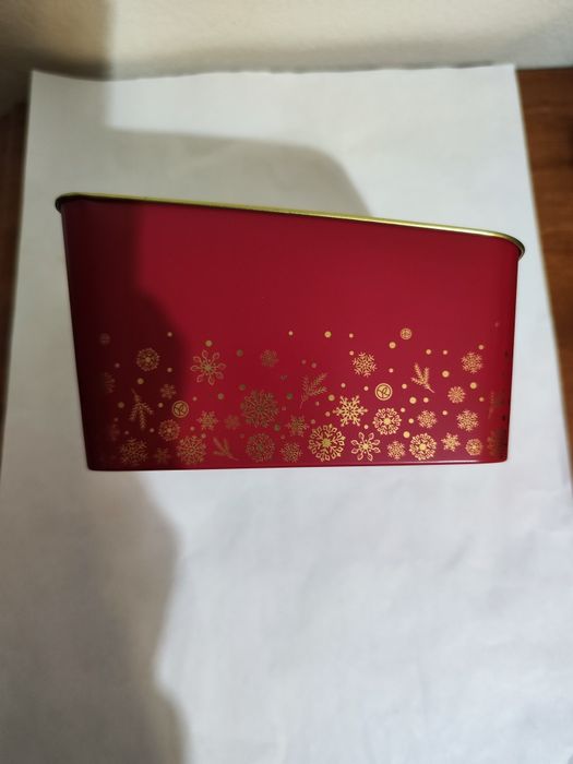 Cesto metálico vermelho e dourado da Yves Rocher