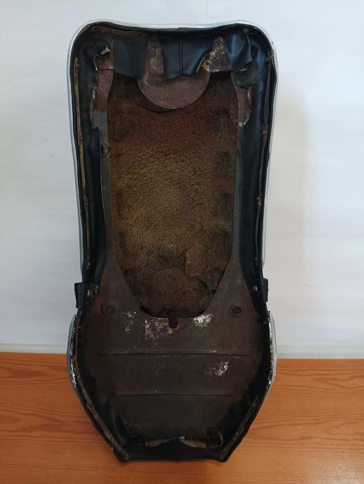 SHL M11 - siedzenie - kanapa - czarne - Nr 1 - (MK)