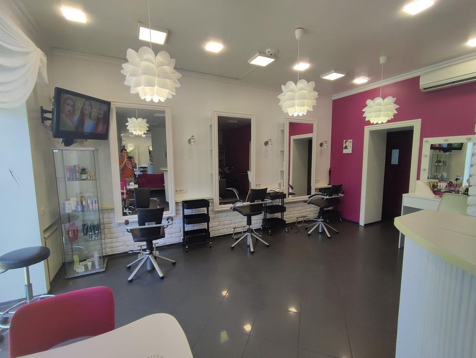 Продаж діючого салону краси з обладнанням