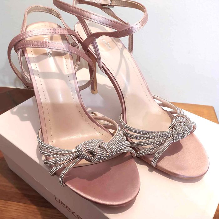 Szpilki damskie r. 40 DeeZee