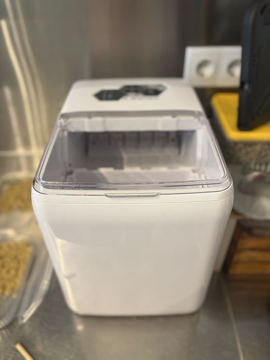Máquina de Fazer Gelo Jocel 150W (Como Nova / Na Caixa)