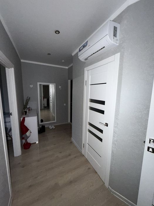 Срочно! ЭКС  1но комнатная на Сахарова с  ремонтом мебелью  за 48 500