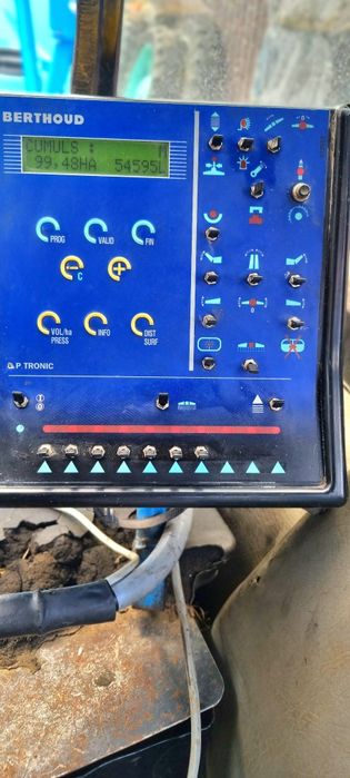 sprzedam opryskiwacz berthoud tracker 32-34   21m