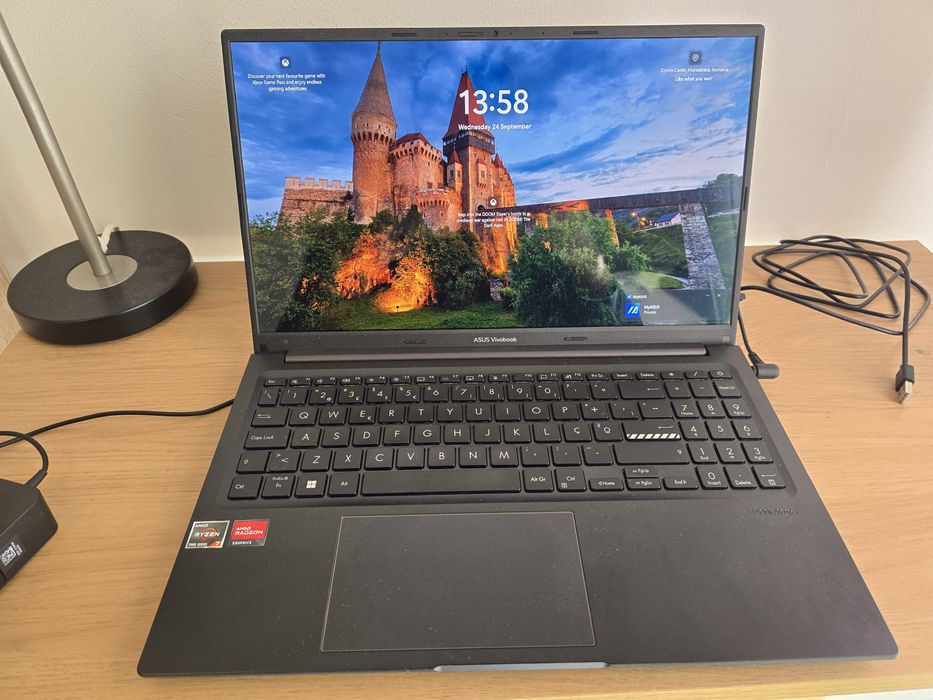 Portátil Asus VivoBook 15.6 OLED QHD 16GB 1TB