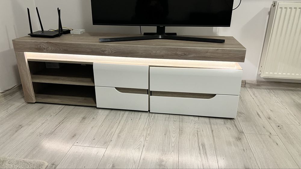 Aneks do jadalni na cztery osoby.Komplet