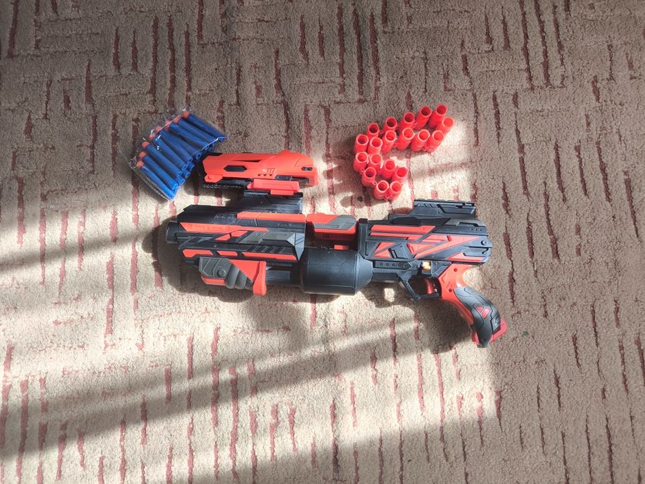 Nerf бластер з м’якими патронами