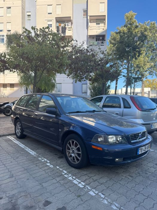 Volvo V40 1.9 Diesel 115 cv — 2003 — 260.000 km — Para reparar