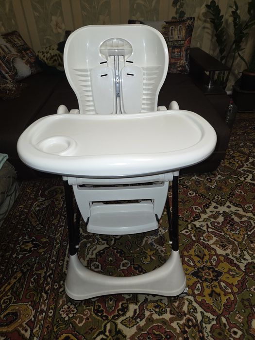 Стільчик для годування ,,Carello" stella
