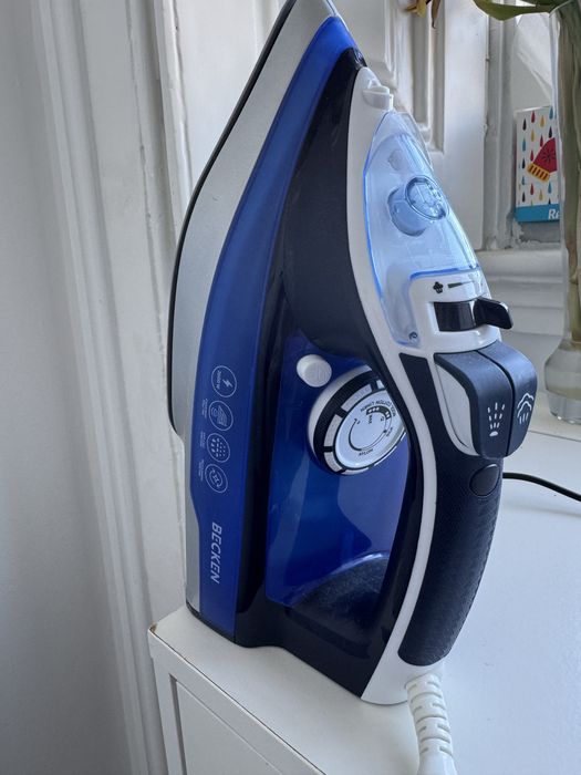 Ferro a vapor BECKEN 2600W