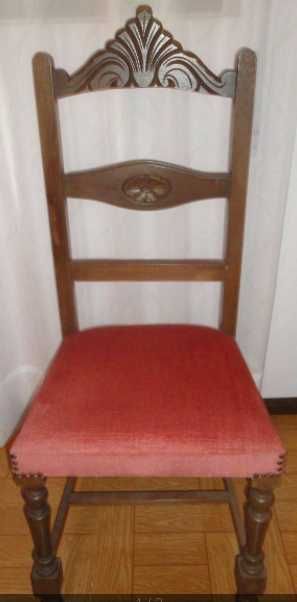 Cadeiras em mogno em bom estado