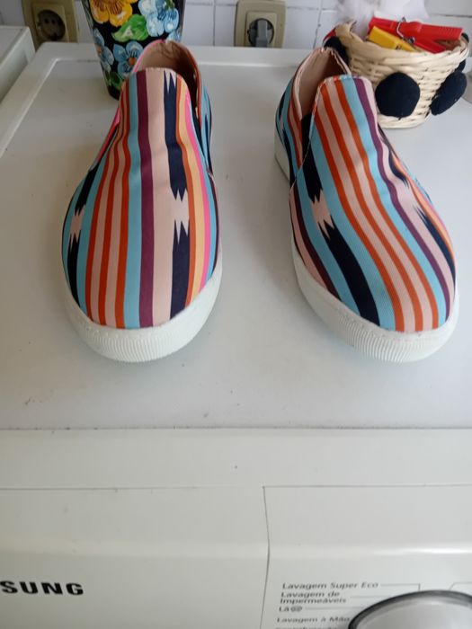 Tenis novos coloridos n 40