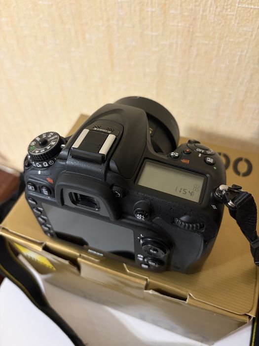 Nikon D7100 + Nikon 35mm f/1.8G