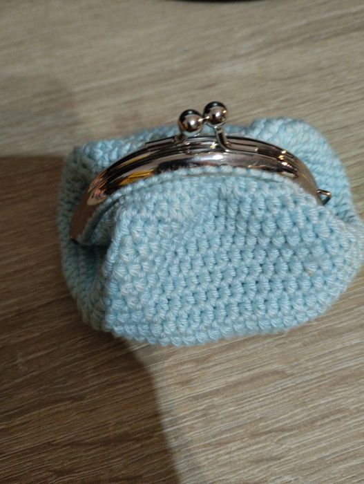 Porta moedas feio á mão