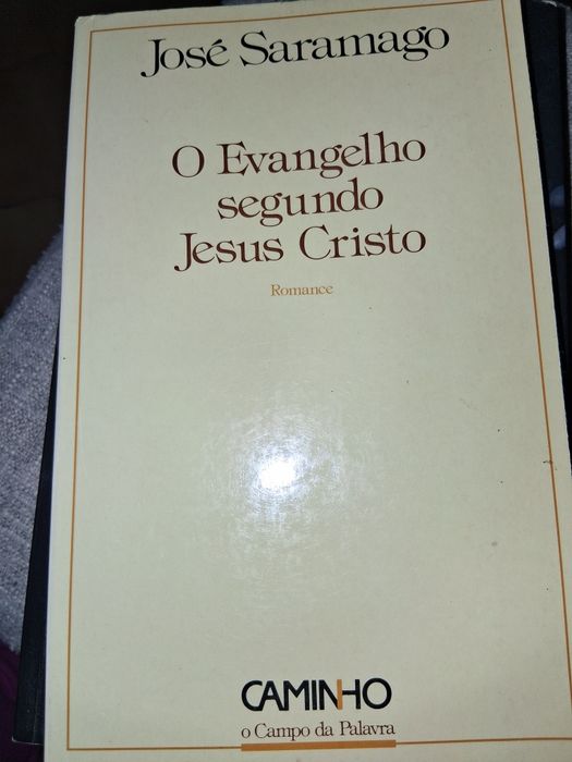 Livros variados usados como novos