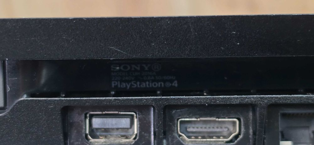 Konsola PlayStation4 Slim PS4 Slim 500GB CUH-2016A Pad Dualshock Okablowanie